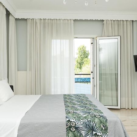 Glykanisos Suites Néa Péramos Eksteriør billede