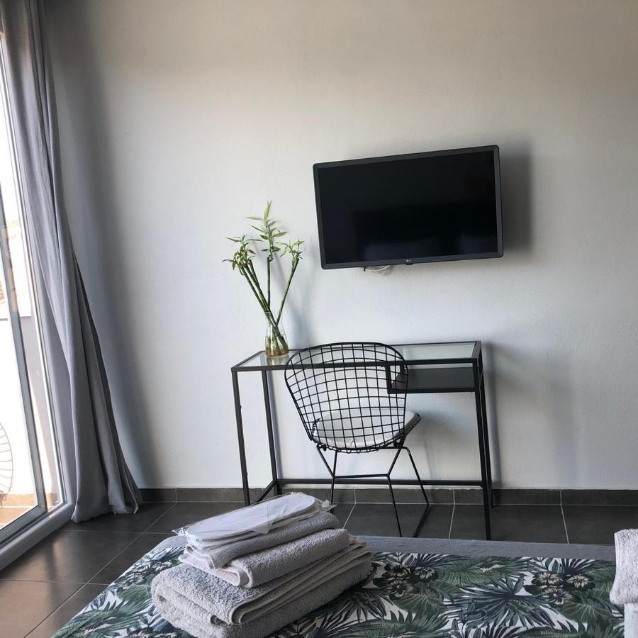 Glykanisos Suites Néa Péramos Eksteriør billede