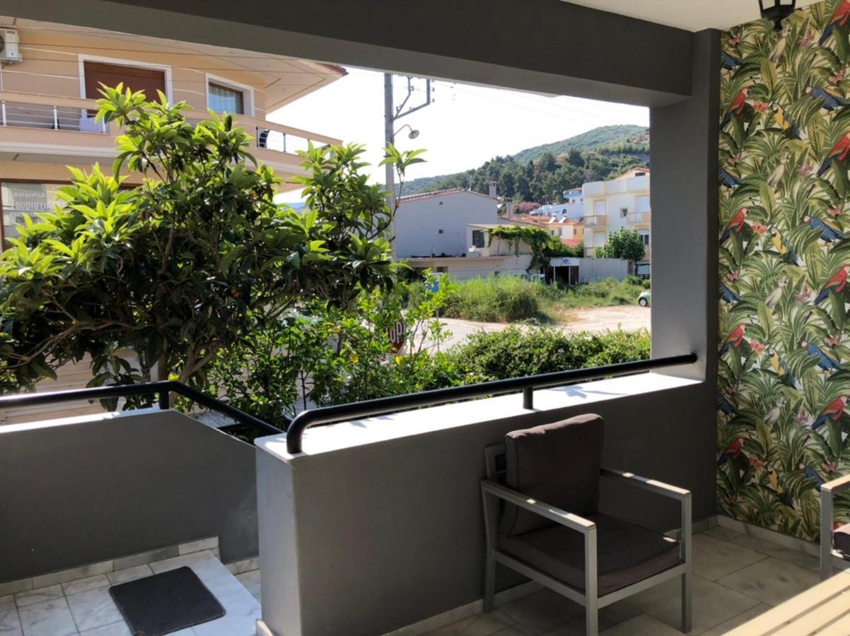 Glykanisos Suites Néa Péramos Eksteriør billede