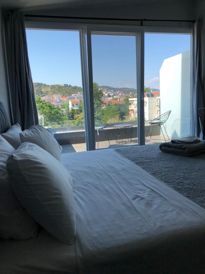 Glykanisos Suites Néa Péramos Eksteriør billede