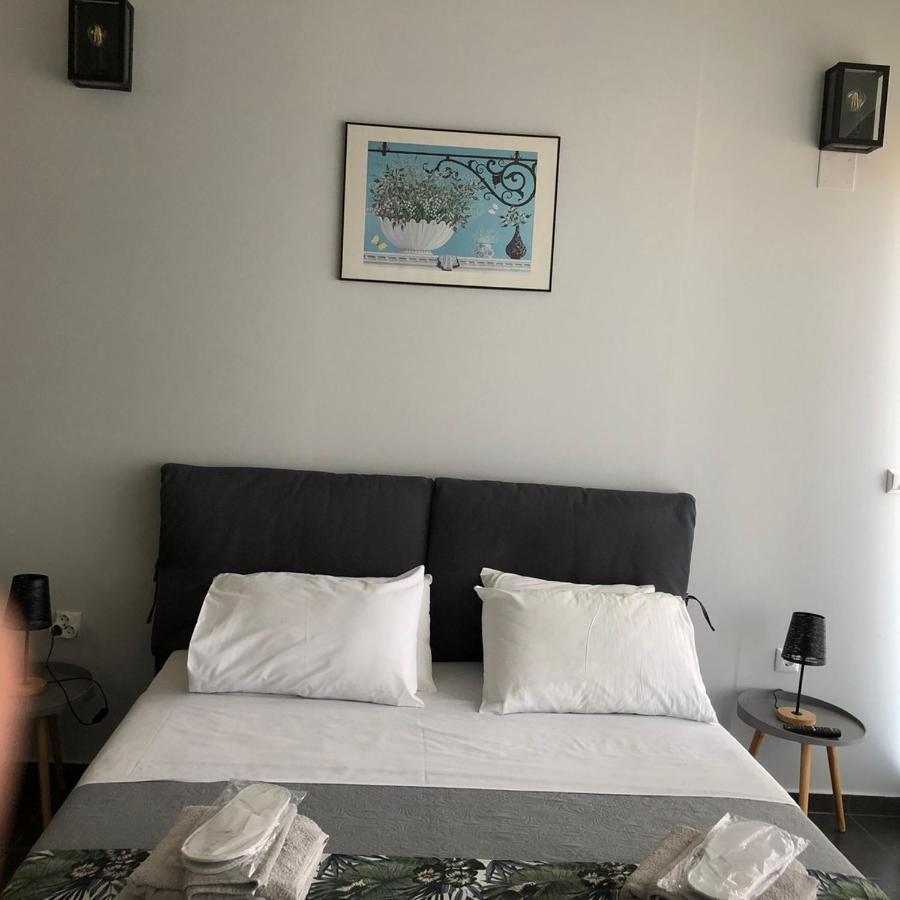 Glykanisos Suites Néa Péramos Eksteriør billede