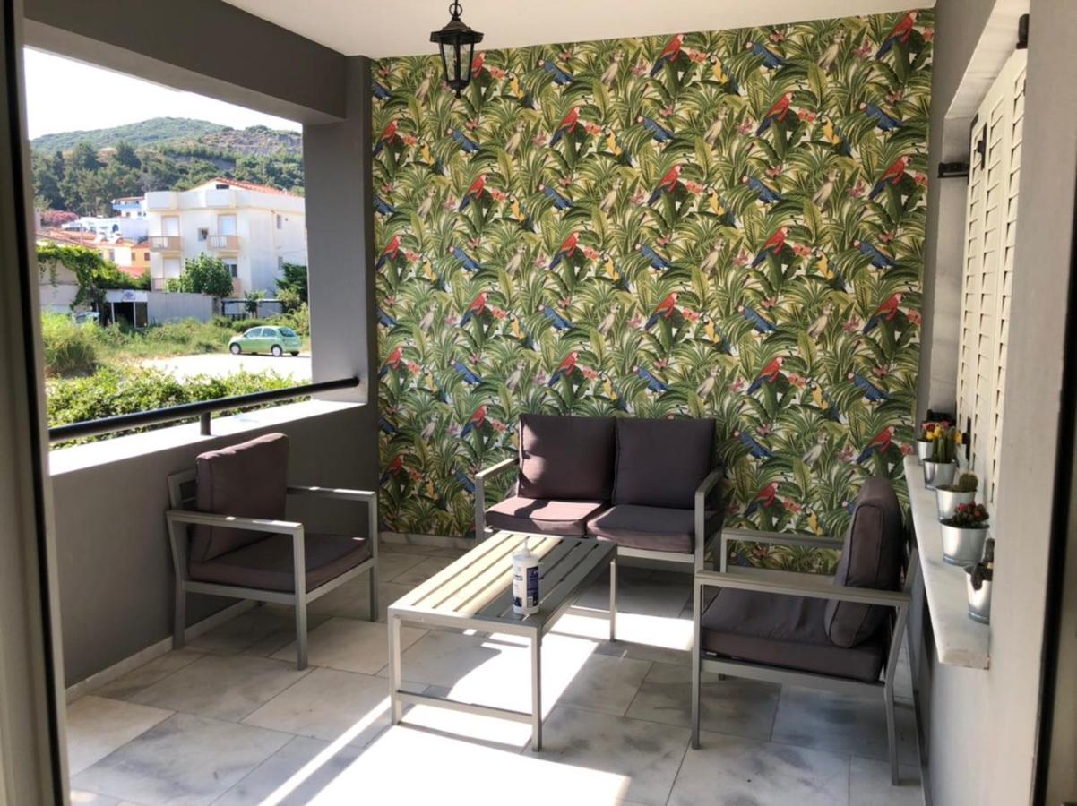 Glykanisos Suites Néa Péramos Eksteriør billede