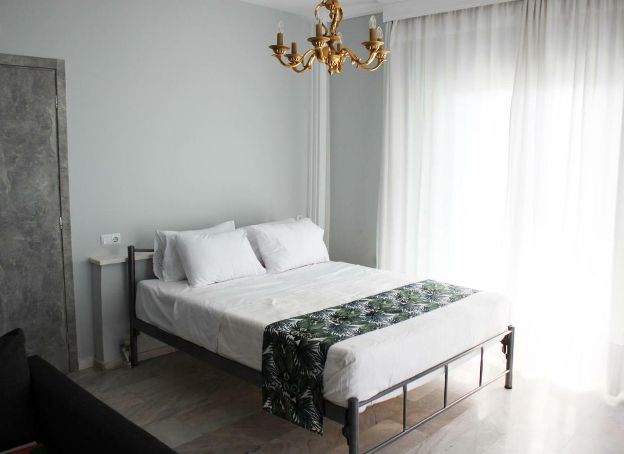 Glykanisos Suites Néa Péramos Eksteriør billede