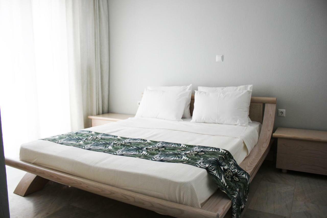 Glykanisos Suites Néa Péramos Eksteriør billede