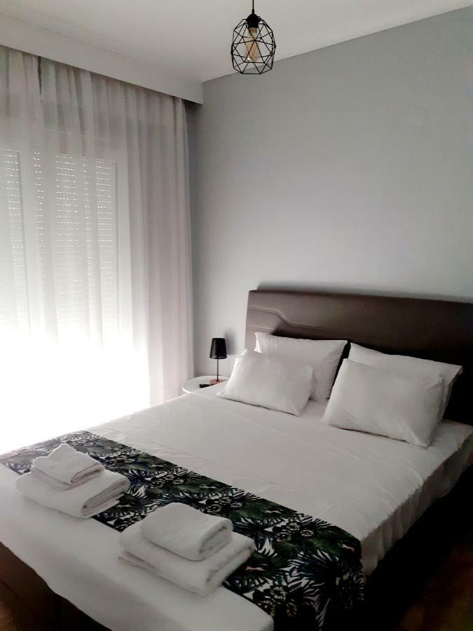 Glykanisos Suites Néa Péramos Eksteriør billede