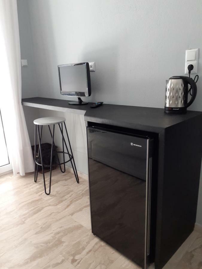 Glykanisos Suites Néa Péramos Eksteriør billede